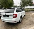 Белый Шкода Октавия, объемом двигателя 2 л и пробегом 234 тыс. км за 15500 $, фото 1 на Automoto.ua