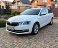 Белый Шкода Октавия, объемом двигателя 1.6 л и пробегом 237 тыс. км за 12900 $, фото 1 на Automoto.ua