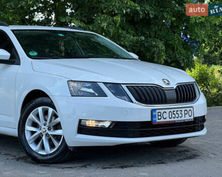 Белый Шкода Октавия, объемом двигателя 2 л и пробегом 229 тыс. км за 15500 $, фото 5 на Automoto.ua