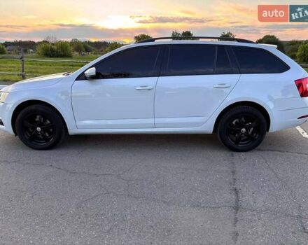Шкода Октавия 2018 в Киеве на Automoto.ua Белый Шкода Октавия, объемом двигателя 1.6 л и пробегом 206 тыс. км за 14600 $, фото 6 на Automoto.ua