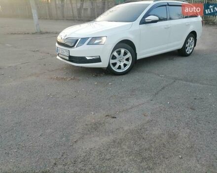 Белый Шкода Октавия, объемом двигателя 1.6 л и пробегом 211 тыс. км за 12900 $, фото 12 на Automoto.ua