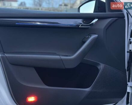 Белый Шкода Октавия, объемом двигателя 1.97 л и пробегом 260 тыс. км за 17900 $, фото 10 на Automoto.ua