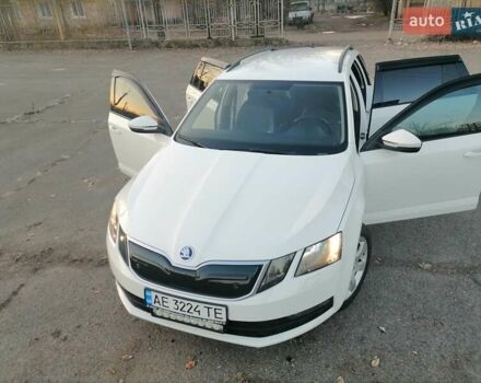 Белый Шкода Октавия, объемом двигателя 1.6 л и пробегом 211 тыс. км за 12900 $, фото 10 на Automoto.ua