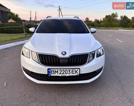 Шкода Октавия 2018 в Киеве на Automoto.ua Белый Шкода Октавия, объемом двигателя 1.6 л и пробегом 206 тыс. км за 14600 $, фото 2 на Automoto.ua
