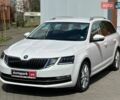 Белый Шкода Октавия, объемом двигателя 1.6 л и пробегом 235 тыс. км за 12690 $, фото 1 на Automoto.ua