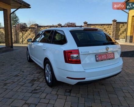 Білий Шкода Октавія, об'ємом двигуна 1.6 л та пробігом 210 тис. км за 14350 $, фото 10 на Automoto.ua