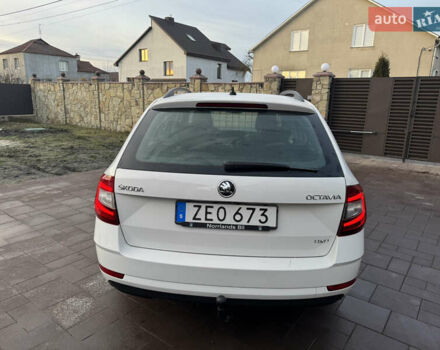 Білий Шкода Октавія, об'ємом двигуна 2 л та пробігом 210 тис. км за 16400 $, фото 11 на Automoto.ua