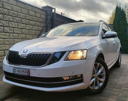 Белый Шкода Октавия, объемом двигателя 2 л и пробегом 271 тыс. км за 14399 $, фото 5 на Automoto.ua