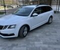 Белый Шкода Октавия, объемом двигателя 1.6 л и пробегом 274 тыс. км за 13000 $, фото 2 на Automoto.ua
