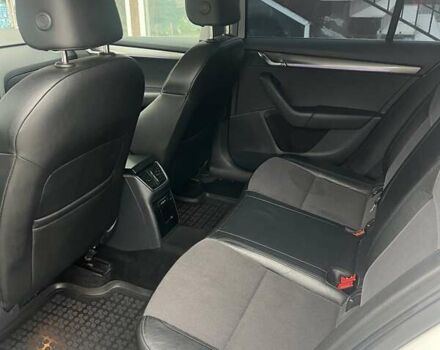 Белый Шкода Октавия, объемом двигателя 1.6 л и пробегом 257 тыс. км за 12970 $, фото 4 на Automoto.ua