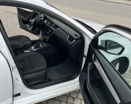 Белый Шкода Октавия, объемом двигателя 1.6 л и пробегом 290 тыс. км за 13000 $, фото 11 на Automoto.ua