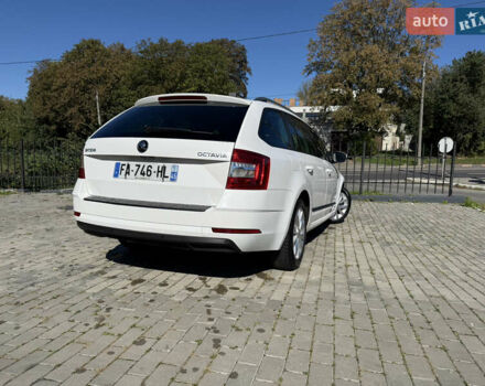 Шкода Октавия 2018 в Ровно на Automoto.ua Белый Шкода Октавия, объемом двигателя 1.6 л и пробегом 196 тыс. км за 14300 $, фото 5 на Automoto.ua