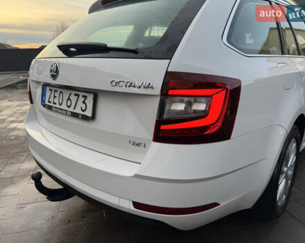 Білий Шкода Октавія, об'ємом двигуна 2 л та пробігом 210 тис. км за 16400 $, фото 14 на Automoto.ua