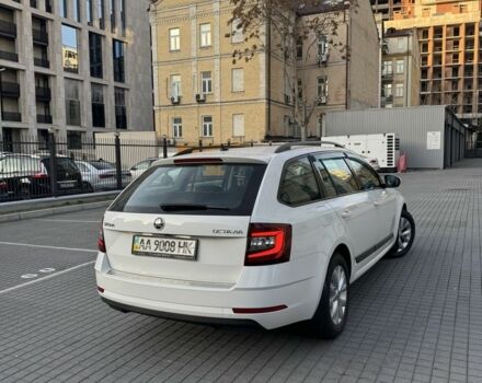 Белый Шкода Октавия, объемом двигателя 1.8 л и пробегом 130 тыс. км за 16150 $, фото 1 на Automoto.ua