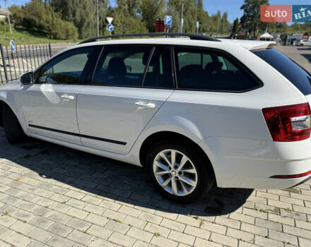 Шкода Октавия 2018 в Ровно на Automoto.ua Белый Шкода Октавия, объемом двигателя 1.6 л и пробегом 196 тыс. км за 14300 $, фото 3 на Automoto.ua