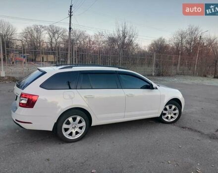 Белый Шкода Октавия, объемом двигателя 1.6 л и пробегом 211 тыс. км за 12900 $, фото 4 на Automoto.ua