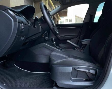 Белый Шкода Октавия, объемом двигателя 2 л и пробегом 324 тыс. км за 15699 $, фото 1 на Automoto.ua