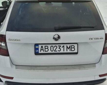 Белый Шкода Октавия, объемом двигателя 1.6 л и пробегом 240 тыс. км за 14100 $, фото 4 на Automoto.ua