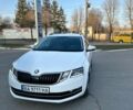 Белый Шкода Октавия, объемом двигателя 2 л и пробегом 208 тыс. км за 18900 $, фото 1 на Automoto.ua