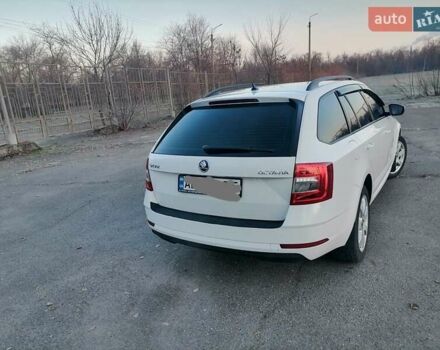 Белый Шкода Октавия, объемом двигателя 1.6 л и пробегом 211 тыс. км за 12900 $, фото 13 на Automoto.ua
