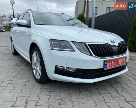Белый Шкода Октавия, объемом двигателя 2 л и пробегом 176 тыс. км за 15350 $, фото 6 на Automoto.ua
