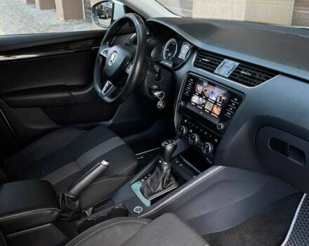 Белый Шкода Октавия, объемом двигателя 2 л и пробегом 324 тыс. км за 15699 $, фото 23 на Automoto.ua