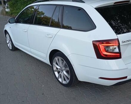 Білий Шкода Октавія, об'ємом двигуна 1.6 л та пробігом 223 тис. км за 15950 $, фото 3 на Automoto.ua