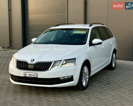 Белый Шкода Октавия, объемом двигателя 1.97 л и пробегом 236 тыс. км за 15700 $, фото 2 на Automoto.ua