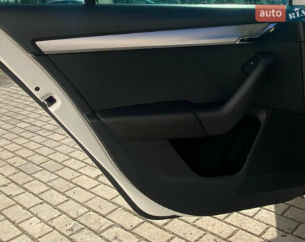 Білий Шкода Октавія, об'ємом двигуна 1.97 л та пробігом 210 тис. км за 14500 $, фото 20 на Automoto.ua