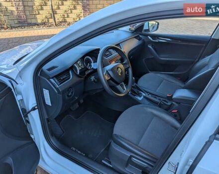 Білий Шкода Октавія, об'ємом двигуна 1.6 л та пробігом 210 тис. км за 14350 $, фото 18 на Automoto.ua