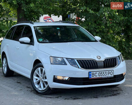 Белый Шкода Октавия, объемом двигателя 2 л и пробегом 229 тыс. км за 15500 $, фото 2 на Automoto.ua