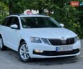 Белый Шкода Октавия, объемом двигателя 2 л и пробегом 229 тыс. км за 15500 $, фото 2 на Automoto.ua