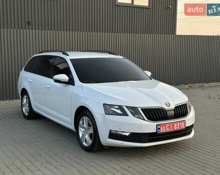 Белый Шкода Октавия, объемом двигателя 2 л и пробегом 257 тыс. км за 14000 $, фото 11 на Automoto.ua