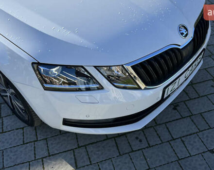 Белый Шкода Октавия, объемом двигателя 2 л и пробегом 201 тыс. км за 14300 $, фото 10 на Automoto.ua