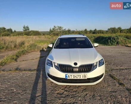 Белый Шкода Октавия, объемом двигателя 1.97 л и пробегом 285 тыс. км за 16000 $, фото 5 на Automoto.ua