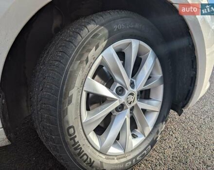 Білий Шкода Октавія, об'ємом двигуна 1.97 л та пробігом 196 тис. км за 15700 $, фото 39 на Automoto.ua