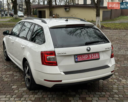 Белый Шкода Октавия, объемом двигателя 2 л и пробегом 197 тыс. км за 14200 $, фото 17 на Automoto.ua