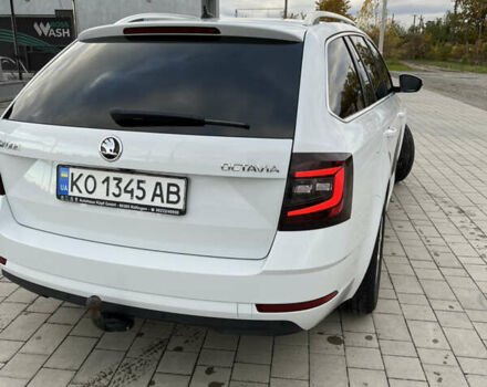 Шкода Октавия 2019 в Виноградове на Automoto.ua Белый Шкода Октавия, объемом двигателя 1.98 л и пробегом 224 тыс. км за 17800 $, фото 3 на Automoto.ua