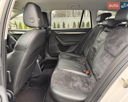 Білий Шкода Октавія, об'ємом двигуна 2 л та пробігом 209 тис. км за 16500 $, фото 15 на Automoto.ua