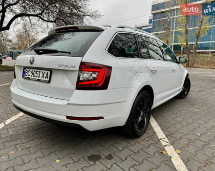 Белый Шкода Октавия, объемом двигателя 1.6 л и пробегом 196 тыс. км за 15499 $, фото 5 на Automoto.ua