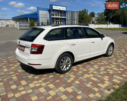 Білий Шкода Октавія, об'ємом двигуна 1.6 л та пробігом 293 тис. км за 13500 $, фото 5 на Automoto.ua
