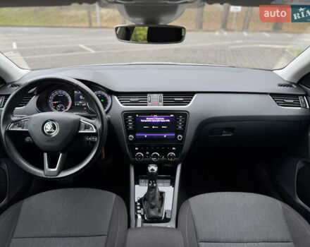 Белый Шкода Октавия, объемом двигателя 1.6 л и пробегом 196 тыс. км за 15499 $, фото 50 на Automoto.ua