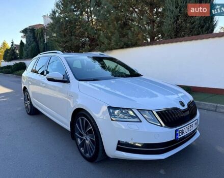 Шкода Октавия 2019 в Ровно на Automoto.ua Белый Шкода Октавия, объемом двигателя 1.97 л и пробегом 226 тыс. км за 18450 $, фото 2 на Automoto.ua
