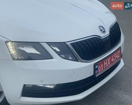 Білий Шкода Октавія, об'ємом двигуна 2 л та пробігом 218 тис. км за 13999 $, фото 7 на Automoto.ua
