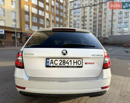 Белый Шкода Октавия, объемом двигателя 2 л и пробегом 319 тыс. км за 15500 $, фото 14 на Automoto.ua