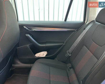 Белый Шкода Октавия, объемом двигателя 2 л и пробегом 317 тыс. км за 14700 $, фото 8 на Automoto.ua