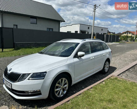 Белый Шкода Октавия, объемом двигателя 2 л и пробегом 317 тыс. км за 14700 $, фото 1 на Automoto.ua