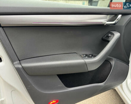 Белый Шкода Октавия, объемом двигателя 1.6 л и пробегом 196 тыс. км за 15499 $, фото 45 на Automoto.ua