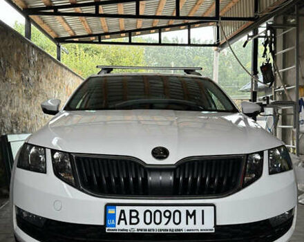 Белый Шкода Октавия, объемом двигателя 1.6 л и пробегом 262 тыс. км за 15500 $, фото 5 на Automoto.ua