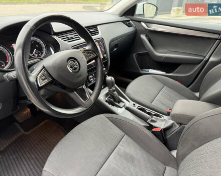 Белый Шкода Октавия, объемом двигателя 1.6 л и пробегом 196 тыс. км за 15499 $, фото 49 на Automoto.ua